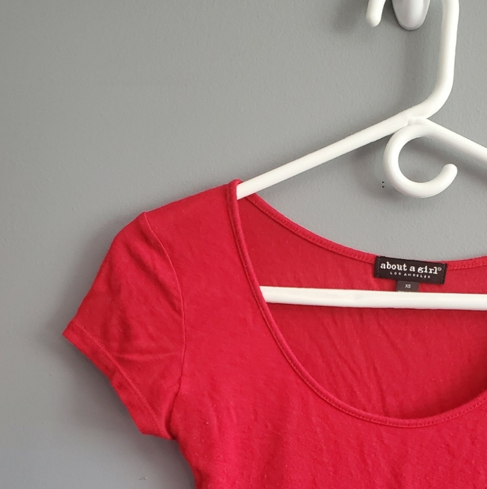 Red Crop Top Tshirt - Picture 4 of 4